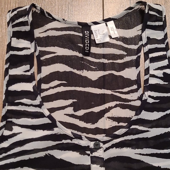 Flowy Zebra Tank - Picture 4 of 9